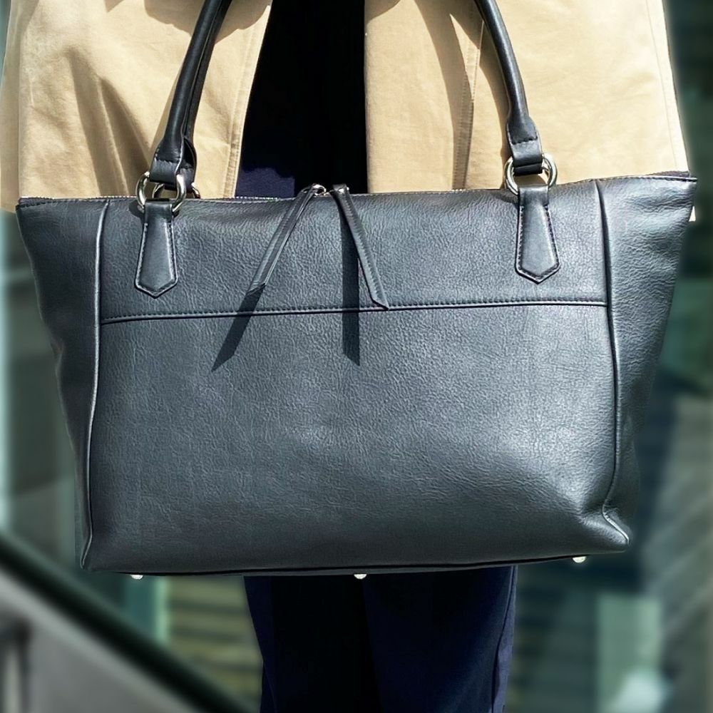 濱野皮革工芸のキャリア女性におすすめな通勤バッグは、フロット アルディトートバッグ